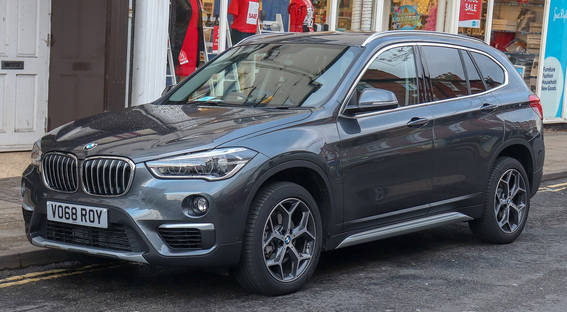 BMW X1 sDrive18i in Mineralgrau Metallic