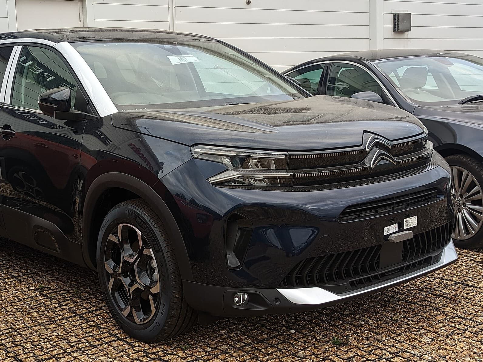 Citroën C5 Aircross Plug-in-Hybrid 225 in Perla Nera Schwarz