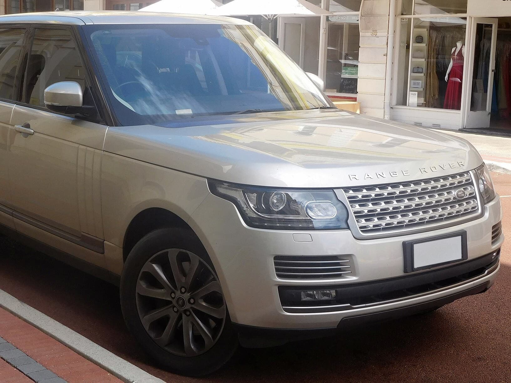 Land Rover Range Rover Vogue SDV8 in Silber Metallic