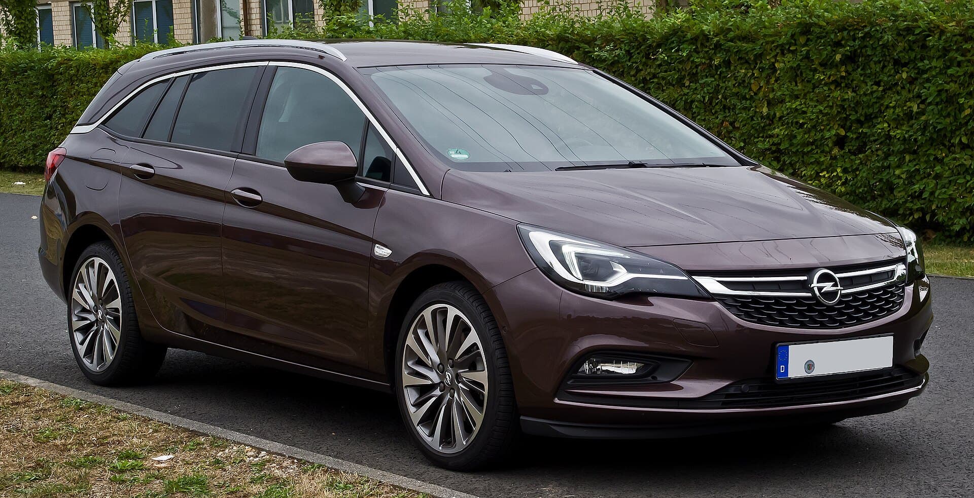 Opel Astra Sports Tourer 1.6 CDTI in Rot Metallic