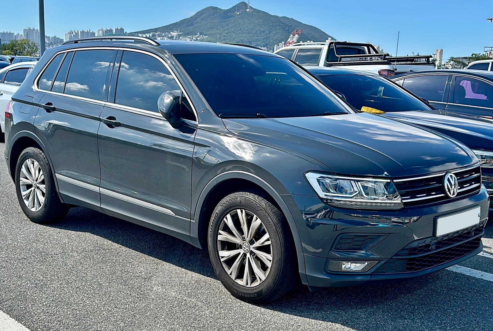 Volkswagen Tiguan 1.5 TSI in Grau Metallic